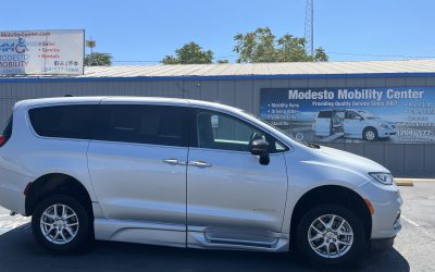 Pre-Owned 2024 Chrysler Pacifica Touring L