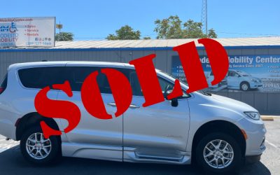 Pre-Owned 2024 Chrysler Pacifica Touring L