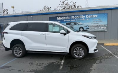 New 2025 Toyota Sienna Hybrid LE FWD