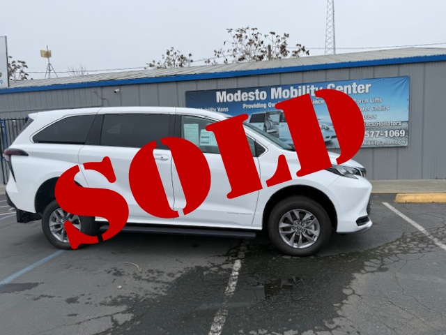 New 2025 Toyota Sienna Hybrid LE FWD sold